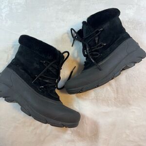 Sorel Snow Angel Boots. Suede & Rubber soles. Waterproof & warm. Sz 8